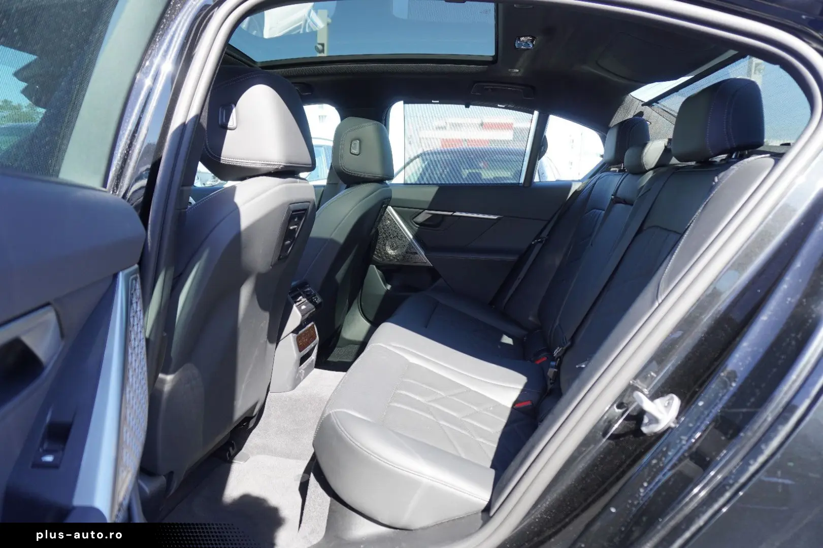 BMW i5 M60 xDrive Lim. NAVI LED ACC PANO BW VOLL