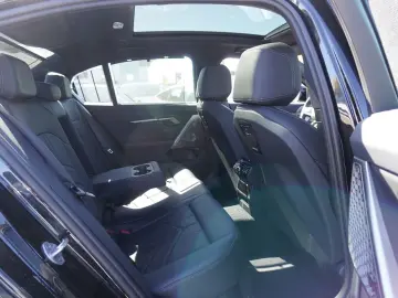 BMW i5 M60 xDrive Lim. NAVI LED ACC PANO BW VOLL