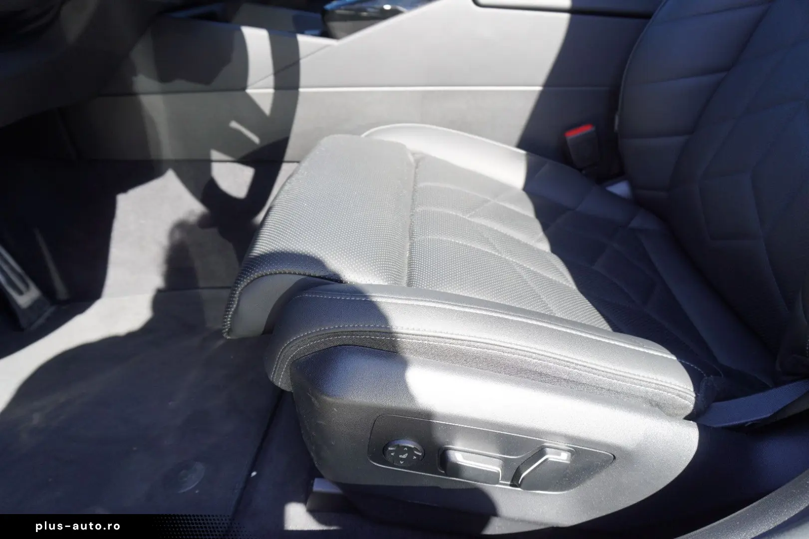 BMW i5 M60 xDrive Lim. NAVI LED ACC PANO BW VOLL