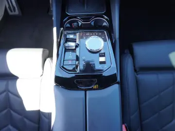 BMW i5 M60 xDrive Lim. NAVI LED ACC PANO BW VOLL