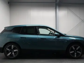 BMW iX 40 xDrive EDITION SPORT SOFT CLOSE LASER 360