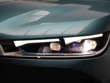 BMW iX 40 xDrive EDITION SPORT SOFT CLOSE LASER 360