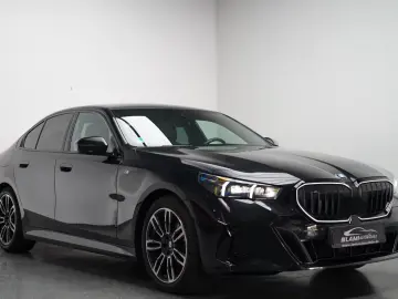 BMW 520d M Sport PRO PANO AHK CARBON 360 B&W HUD