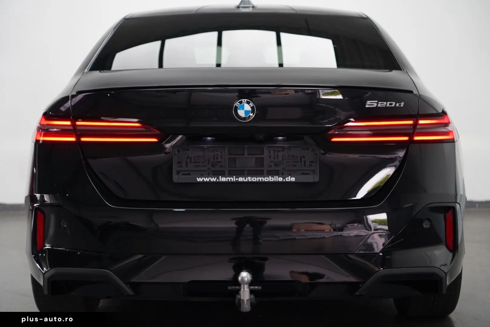 BMW 520d M Sport PRO PANO AHK CARBON 360 B&W HUD