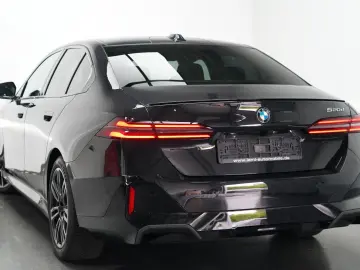 BMW 520d M Sport PRO PANO AHK CARBON 360 B&W HUD