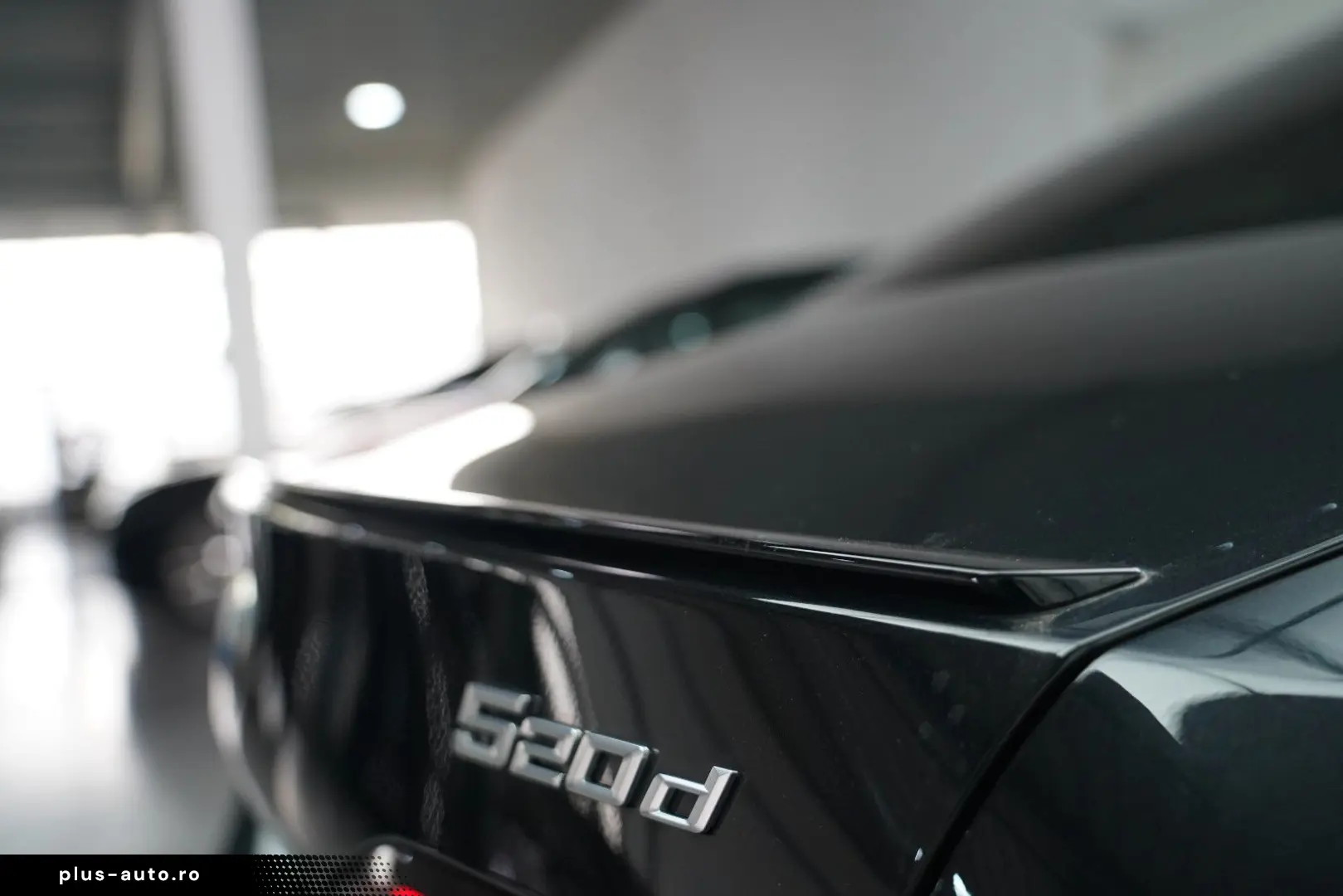 BMW 520d M Sport PRO PANO AHK CARBON 360 B&W HUD