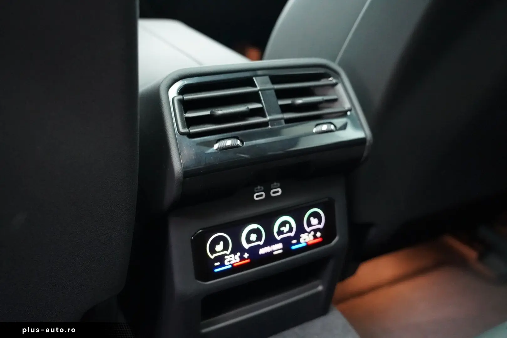 BMW 520d M Sport PRO PANO AHK CARBON 360 B&W HUD