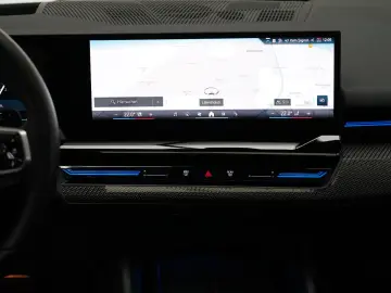BMW 520d M Sport PRO PANO AHK CARBON 360 B&W HUD