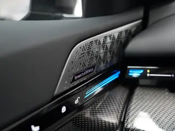 BMW 520d M Sport PRO PANO AHK CARBON 360 B&W HUD
