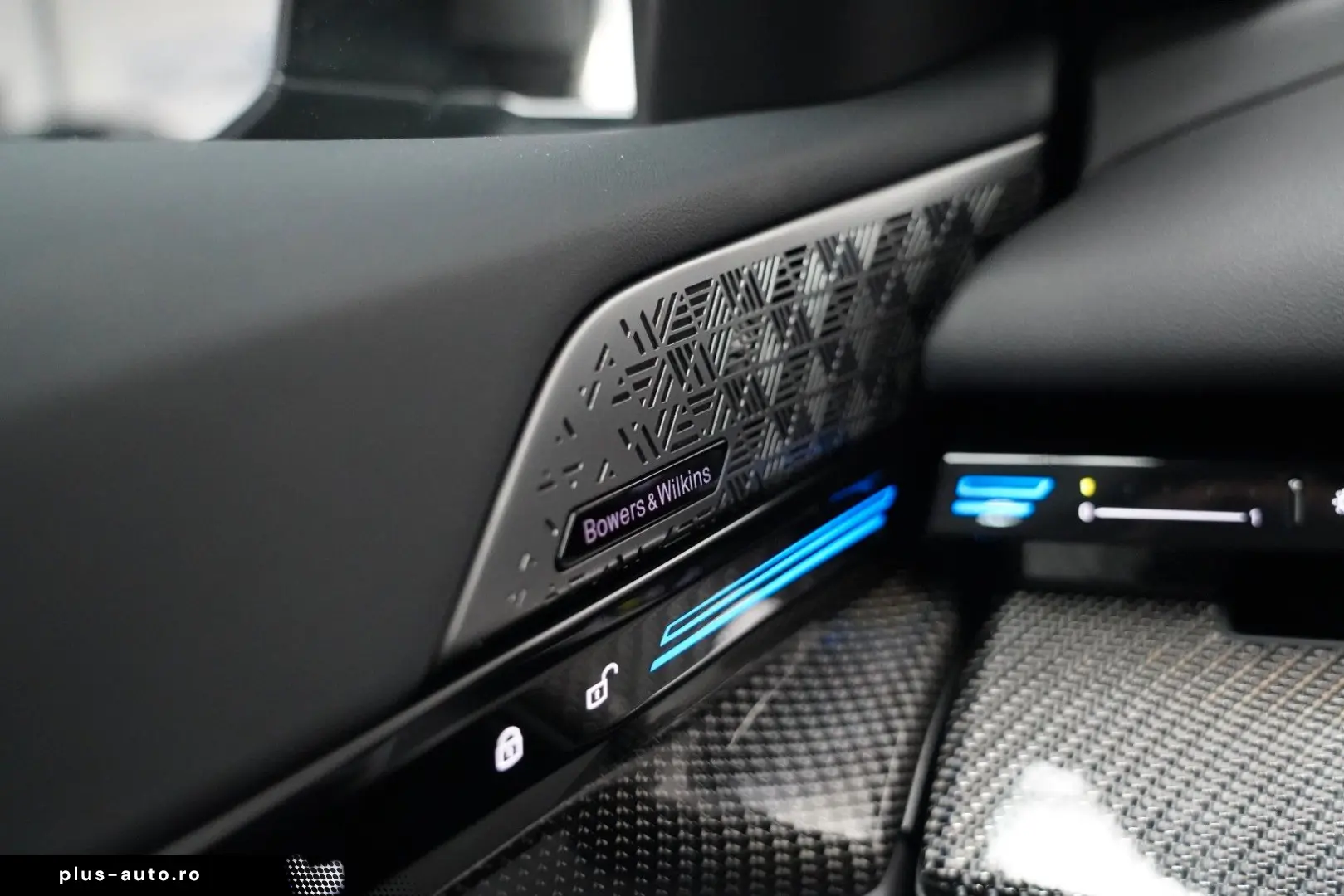 BMW 520d M Sport PRO PANO AHK CARBON 360 B&W HUD