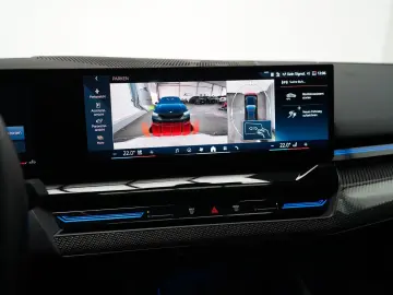 BMW 520d M Sport PRO PANO AHK CARBON 360 B&W HUD
