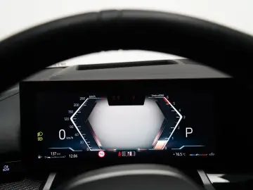 BMW 520d M Sport PRO PANO AHK CARBON 360 B&W HUD