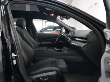 BMW 520d M Sport PRO PANO AHK CARBON 360 B&W HUD