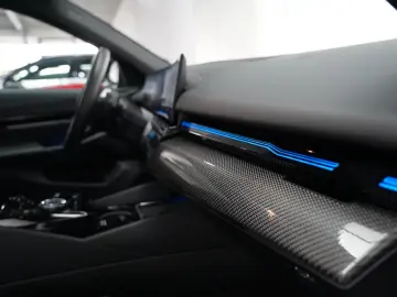 BMW 520d M Sport PRO PANO AHK CARBON 360 B&W HUD