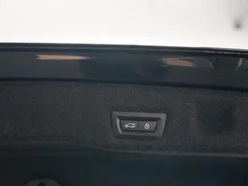 BMW 520d M Sport PRO PANO AHK CARBON 360 B&W HUD