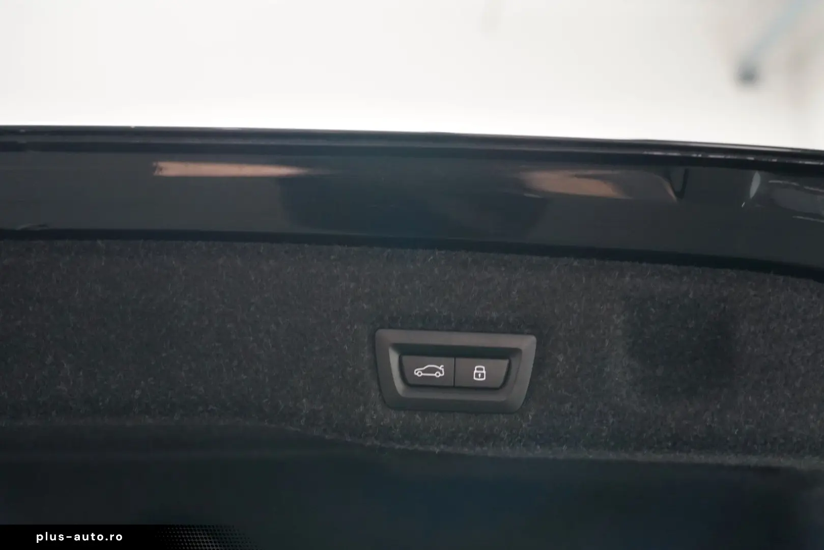 BMW 520d M Sport PRO PANO AHK CARBON 360 B&W HUD