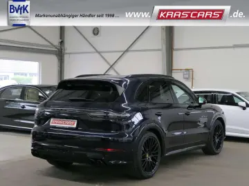 PORSCHE Cayenne GTS 4.0 V8 PDCC Matrix Pano AHK Luftfed.