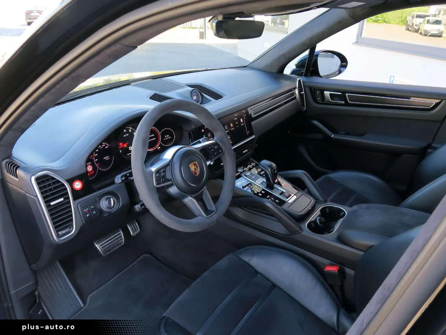 PORSCHE Cayenne GTS 4.0 V8 PDCC Matrix Pano AHK Luftfed.