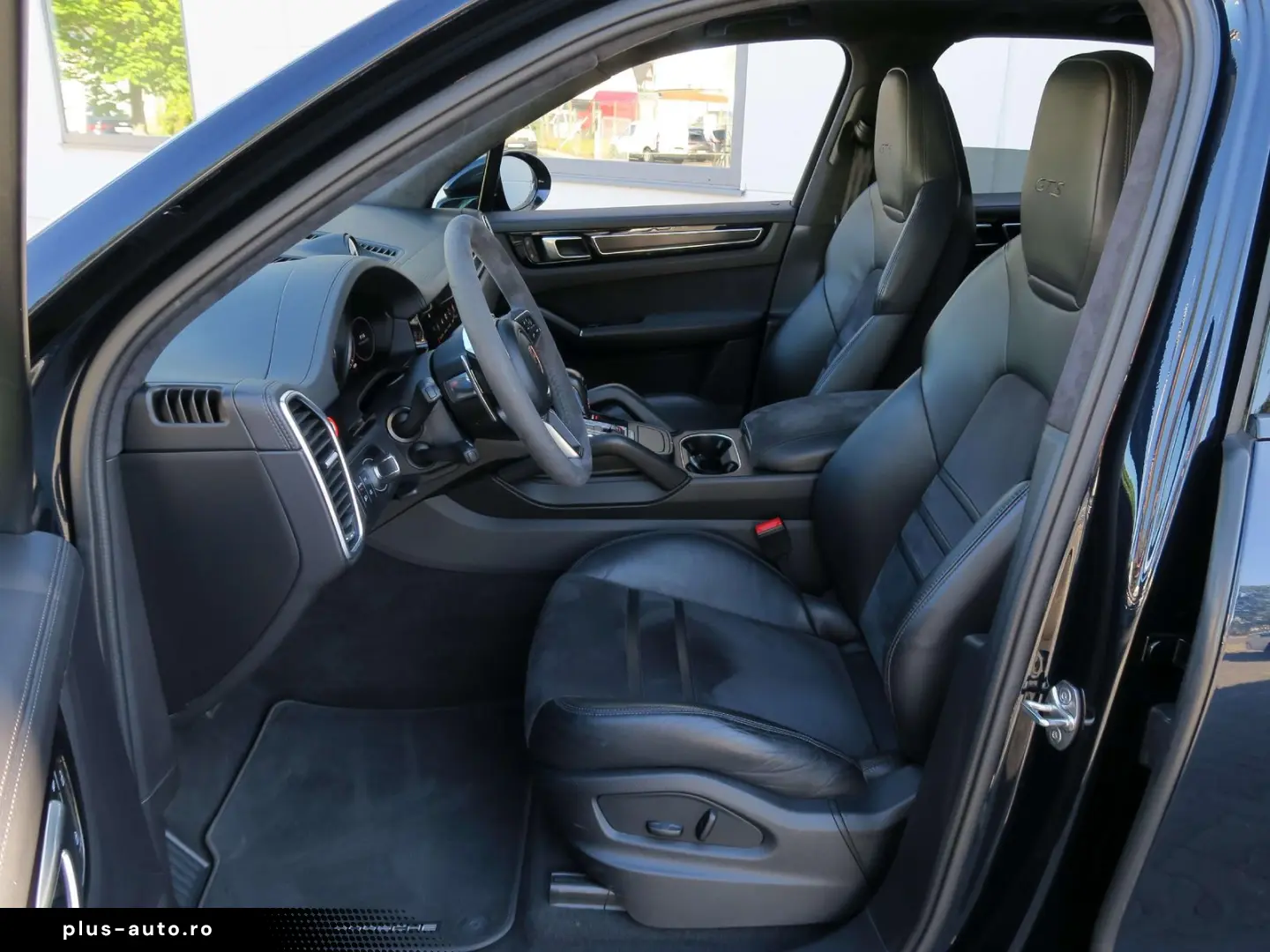 PORSCHE Cayenne GTS 4.0 V8 PDCC Matrix Pano AHK Luftfed.