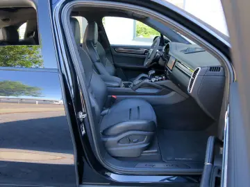 PORSCHE Cayenne GTS 4.0 V8 PDCC Matrix Pano AHK Luftfed.