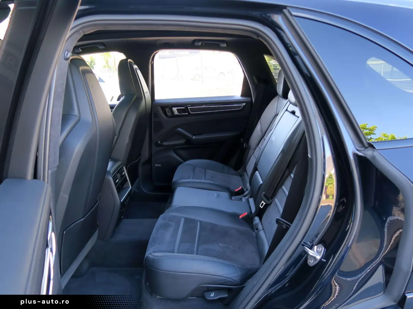 PORSCHE Cayenne GTS 4.0 V8 PDCC Matrix Pano AHK Luftfed.