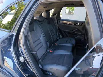 PORSCHE Cayenne GTS 4.0 V8 PDCC Matrix Pano AHK Luftfed.