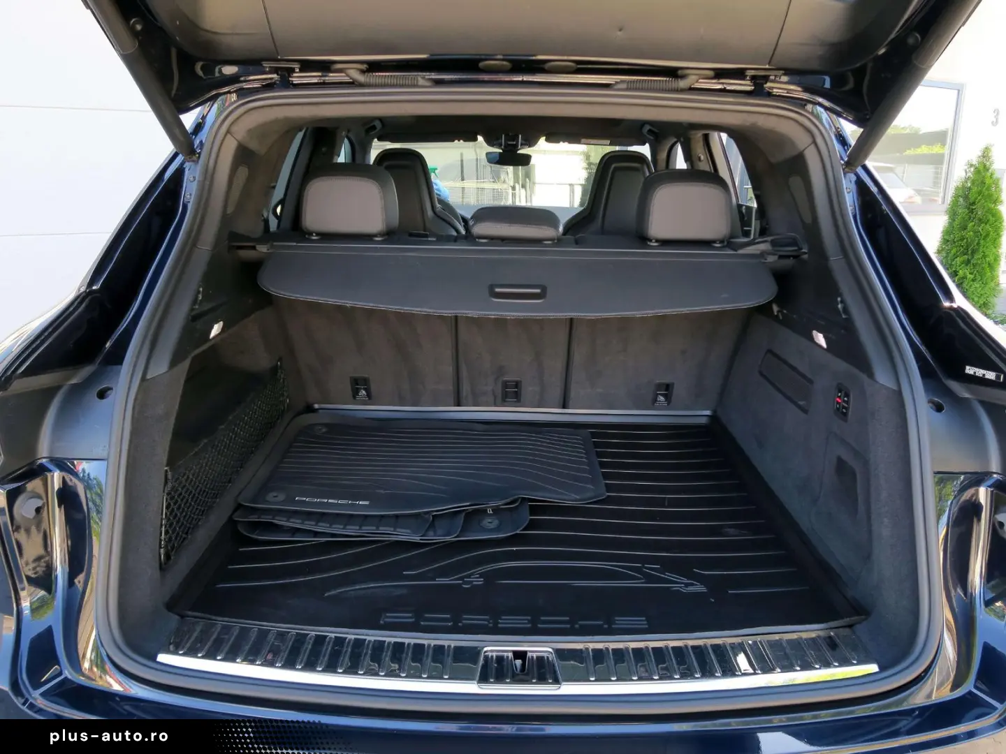 PORSCHE Cayenne GTS 4.0 V8 PDCC Matrix Pano AHK Luftfed.