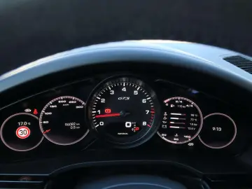 PORSCHE Cayenne GTS 4.0 V8 PDCC Matrix Pano AHK Luftfed.