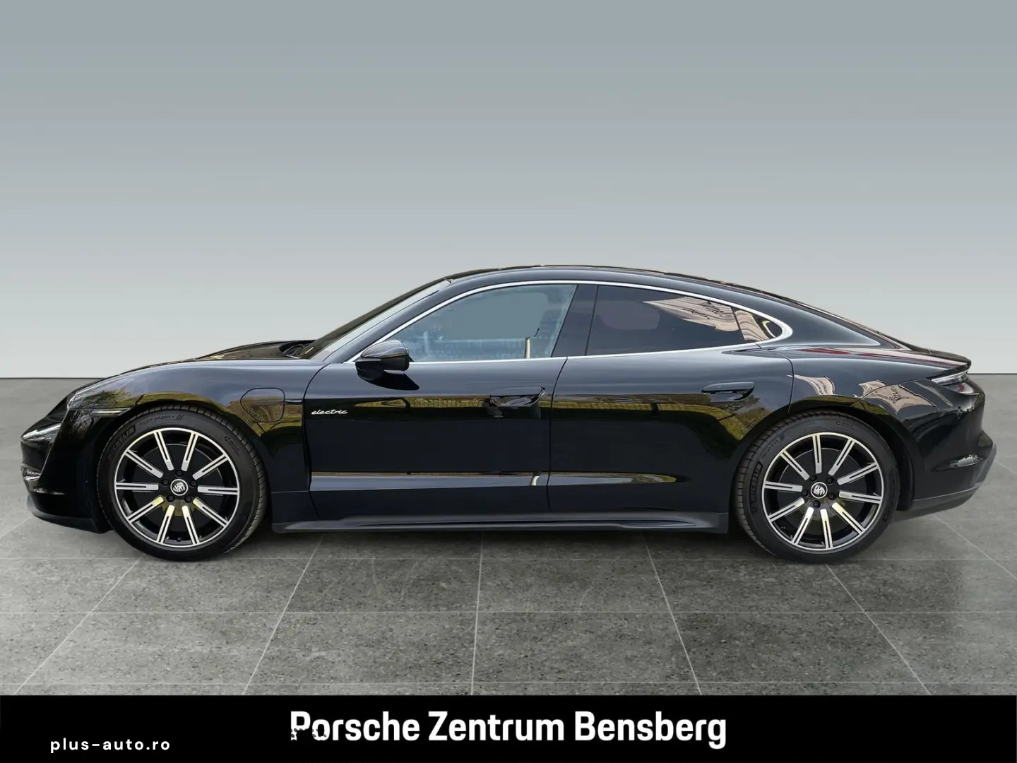 PORSCHE Taycan 4S