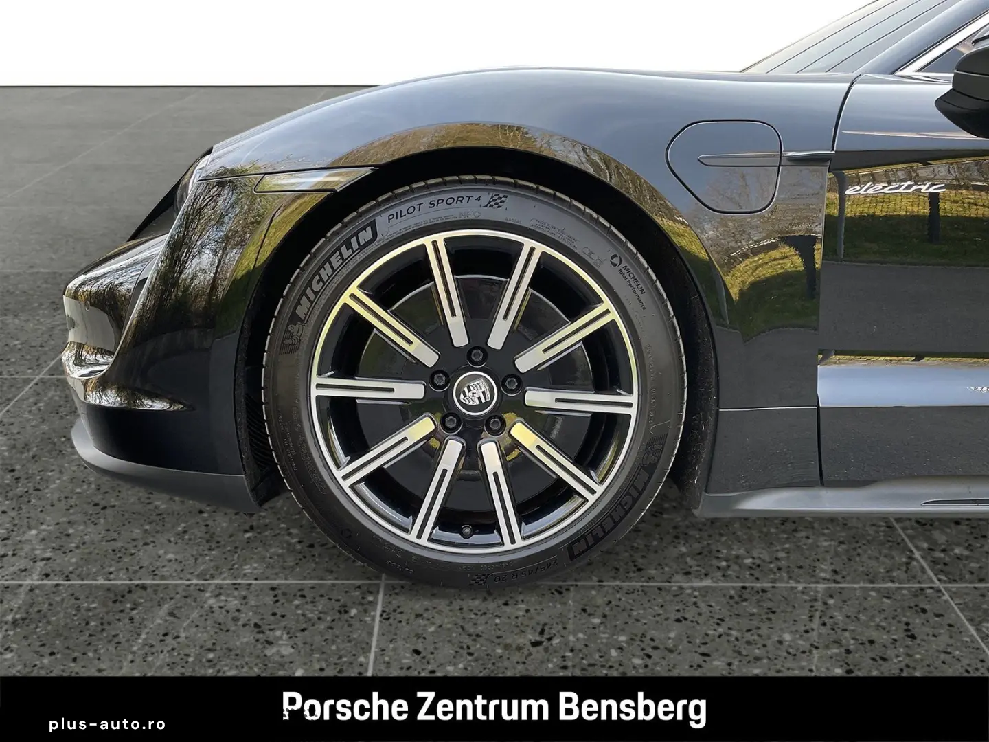 PORSCHE Taycan 4S