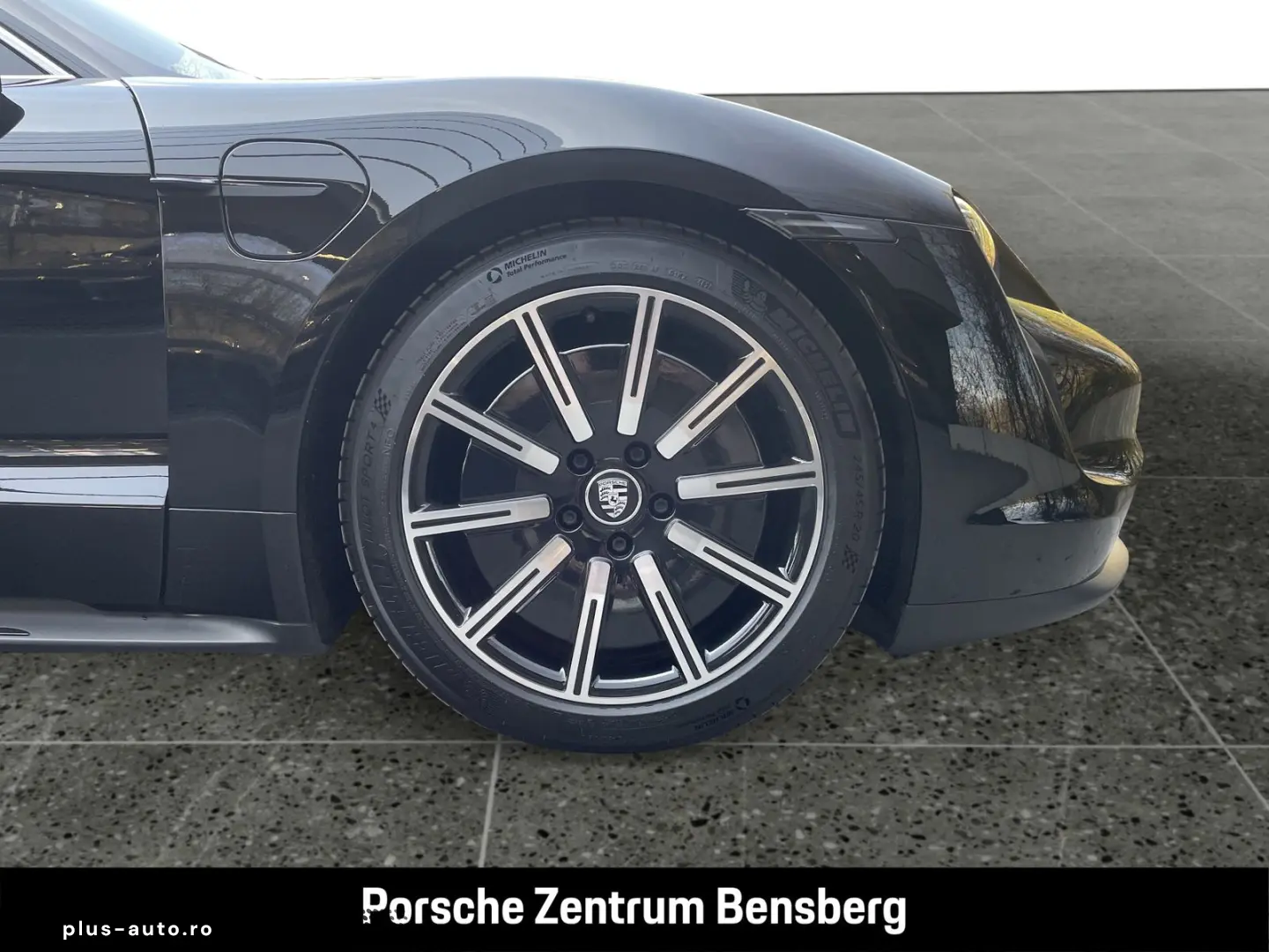 PORSCHE Taycan 4S