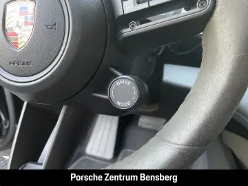 PORSCHE Taycan 4S