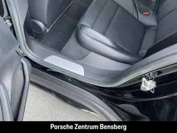 PORSCHE Taycan 4S
