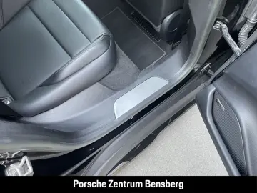PORSCHE Taycan 4S