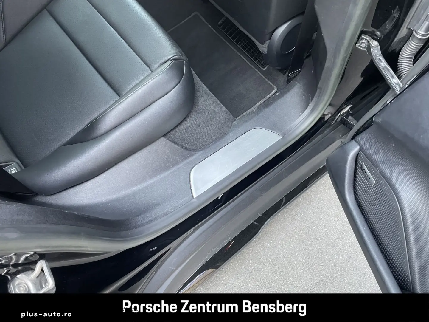 PORSCHE Taycan 4S
