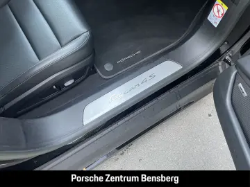PORSCHE Taycan 4S