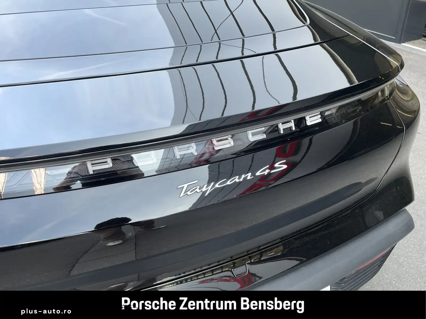 PORSCHE Taycan 4S