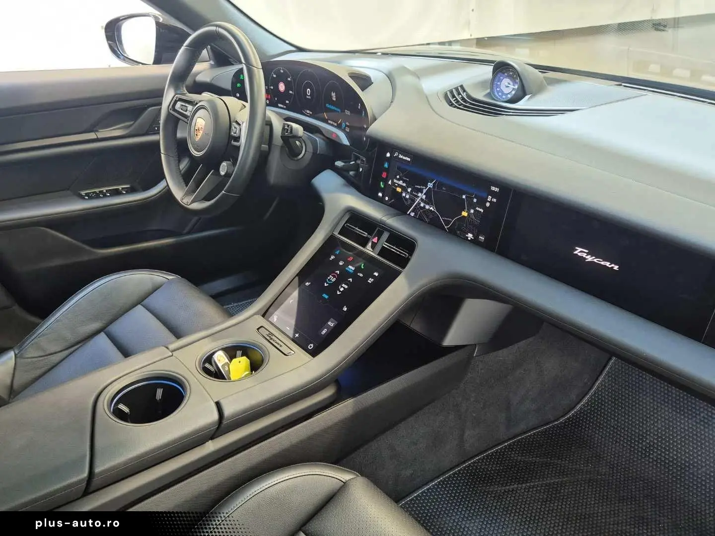 PORSCHE TAYCAN PLUS CHRONO PANO 360  PASM WÄRMEPUMPE BD