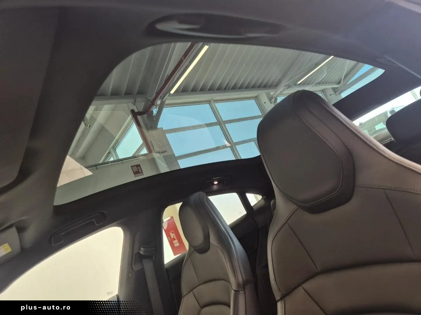 PORSCHE TAYCAN PLUS CHRONO PANO 360  PASM WÄRMEPUMPE BD