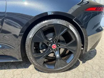 JAGUAR F-TYPE  R-DYNAMIC KAMERA MERIDIAN SPORT-ABGAS