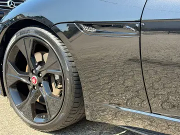 JAGUAR F-TYPE  R-DYNAMIC KAMERA MERIDIAN SPORT-ABGAS