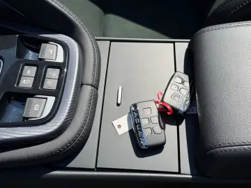 JAGUAR F-TYPE  R-DYNAMIC KAMERA MERIDIAN SPORT-ABGAS
