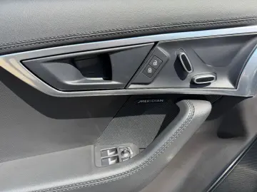 JAGUAR F-TYPE  R-DYNAMIC KAMERA MERIDIAN SPORT-ABGAS