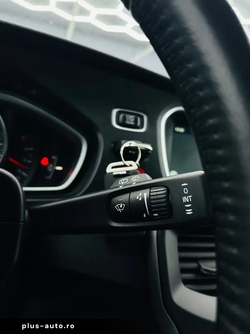 VOLVO V40 2016 2.0D E6 Garantie 12 Luni Rate Avans 0 Doar Cu