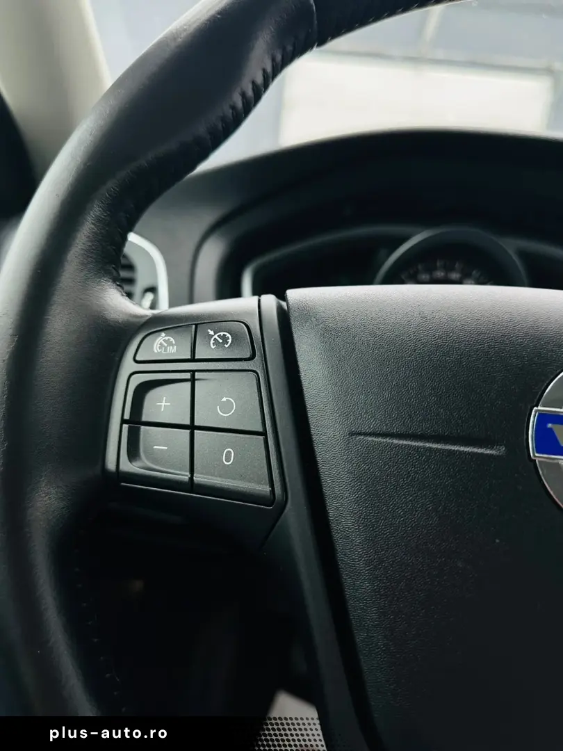 VOLVO V40 2016 2.0D E6 Garantie 12 Luni Rate Avans 0 Doar Cu