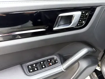 PORSCHE Cayenne E-Hybrid  PDLS PASM 21  LED LHZG