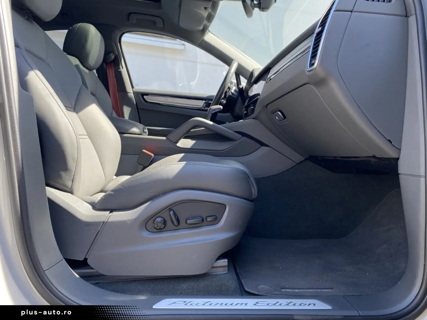 PORSCHE Cayenne Coupe E-Hybrid Platinum Edition