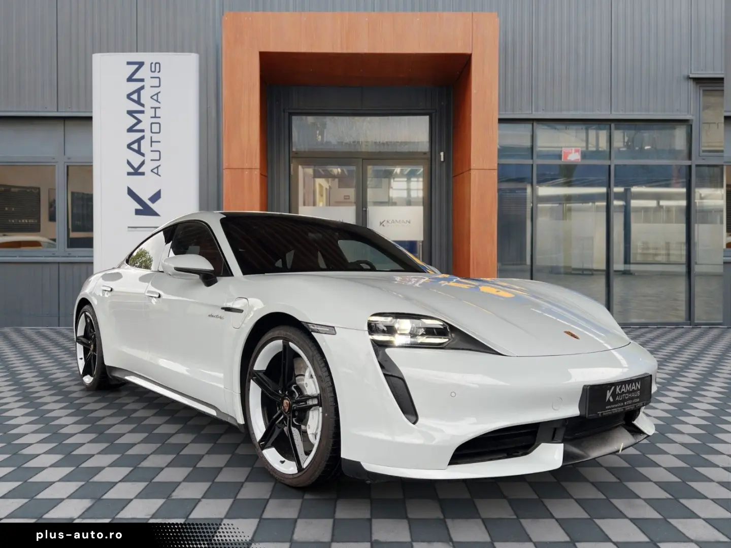 PORSCHE Taycan Turbo Sitzbelüftung 21 Mssion E