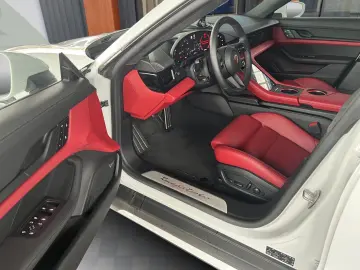 PORSCHE Taycan Turbo Sitzbelüftung 21 Mssion E