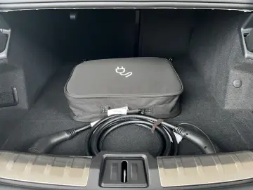 PORSCHE Taycan Turbo Sitzbelüftung 21 Mssion E